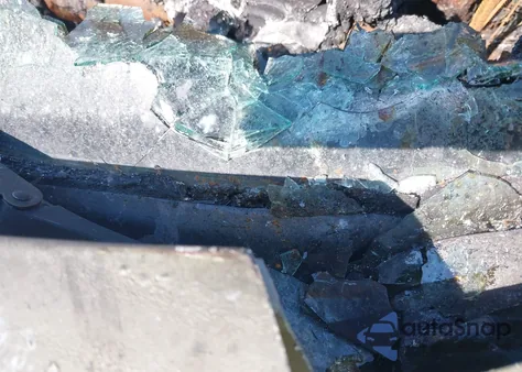 2010 Ford Escape Limited z USA, uszkodzony, nr VIN 1FMCU0EG4AKC71118